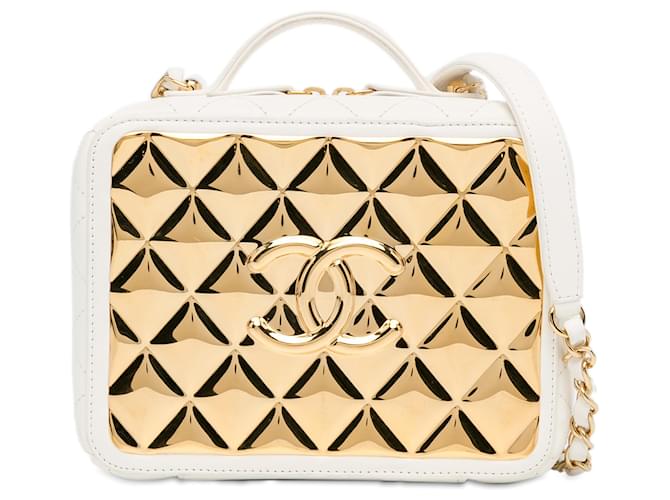 Vanity Beauty case Chanel in oro medio in pelle di agnello placcato oro D'oro  ref.1394234