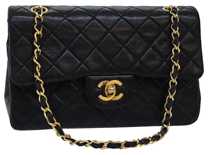 CHANEL Sac à bandoulière en chaîne Matelasse Peau d'agneau Noir Auth CC 72241A  ref.1394301