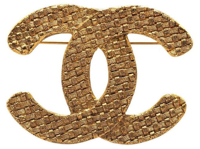 Broche com logotipo Chanel CC Broche de metal em bom estado  ref.1394465