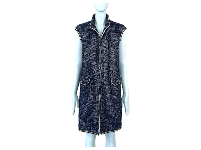 Chanel Fabuloso chaleco de tweed azul.  ref.1394245