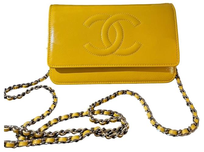 Chanel Bolsas Amarelo Mostarda Couro  ref.1394266