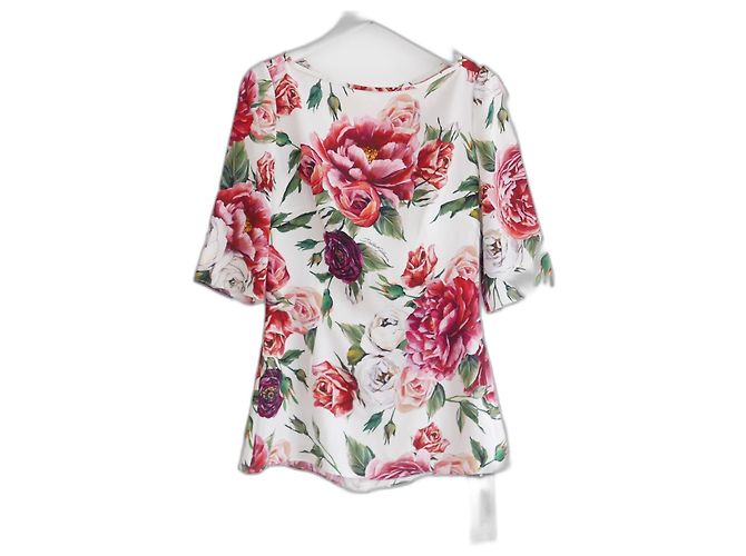 Top estampado de rosas de Dolce & Gabbana.