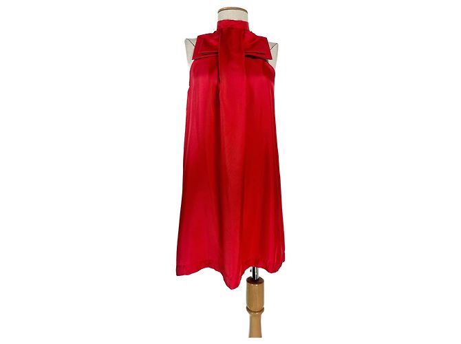 Designers Remix Kleid aus roter Seide