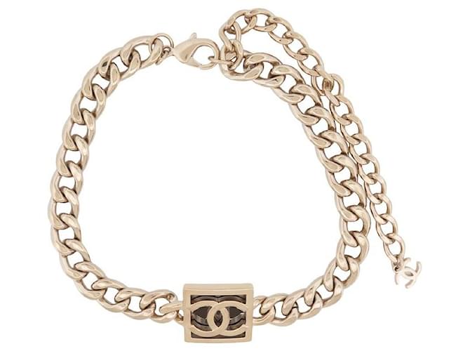 NUEVO COLLAR CHANEL 2023 TRAJE CC LOGO PLACA COLLAR CADENA DORADA Dorado Metal  ref.1394638