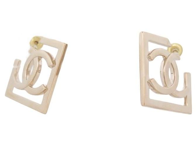 NEW CHANEL LOGO CC CARRE 2023 EARRINGS IN GOLD METAL NEW EARRING Golden  ref.1394647