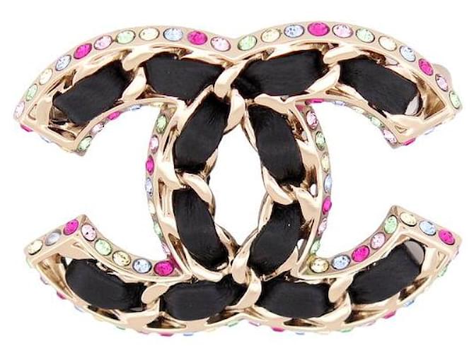 Other jewelry NEW CHANEL BROOCH CC LOGO AND MULTICOLOR STRASS IN METAL NEW GOLD BROOCH Golden  ref.1394726