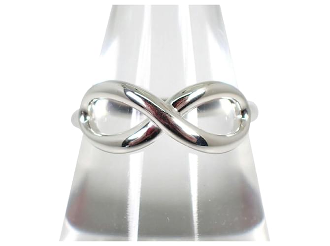 Tiffany & Co Infinity Silvery Silver  ref.1395309
