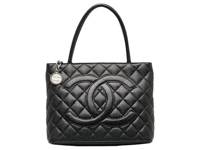 Chanel Medaillon Black Leather  ref.1395392