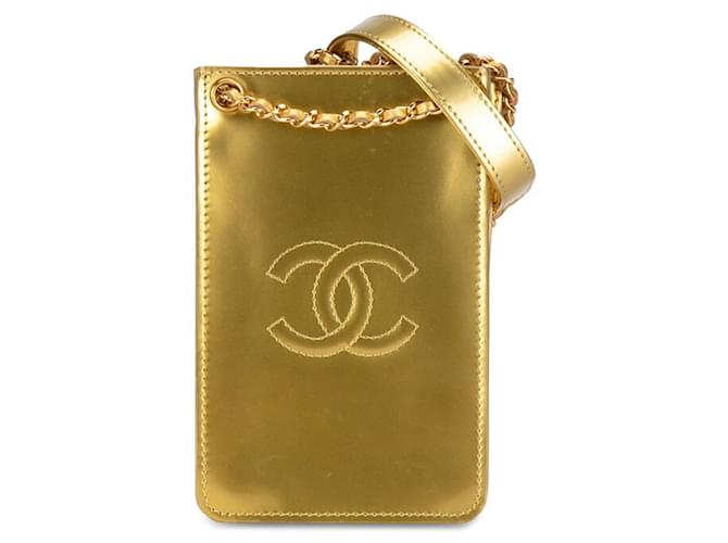 Chanel Dourado Couro envernizado  ref.1395712