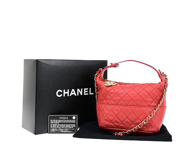 Timeless Chanel Matelassé Red Leather  ref.1395729