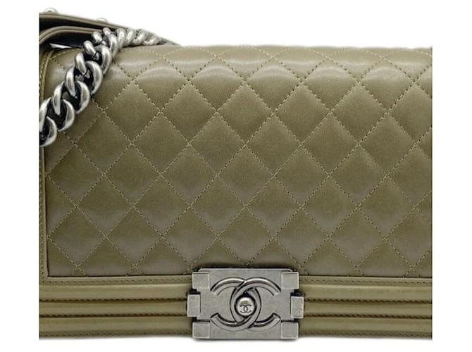 Chanel Boy Khaki Leather  ref.1395841