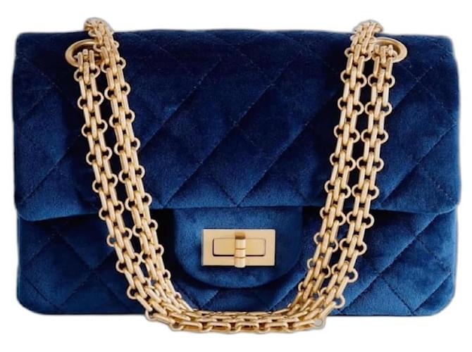 Chanel 19A Paris-Egypt MINI BLUE VELVET QUILTED 2.55 Reissue 224 flap bag Azul marinho Hardware dourado Gold hardware Couro Veludo  ref.1395883