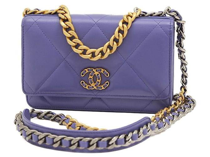 Chanel Chanel 19 Roxo Couro  ref.1396347