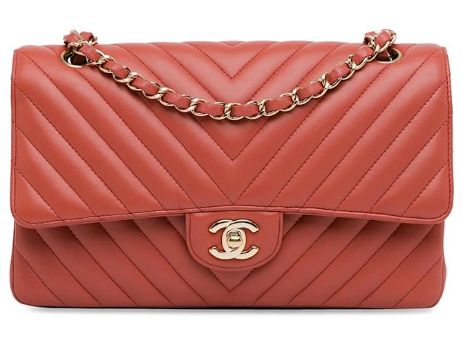 Chanel Red Medium Classic Chevron Aba forrada de pele de cordeiro Vermelho Couro  ref.1396584