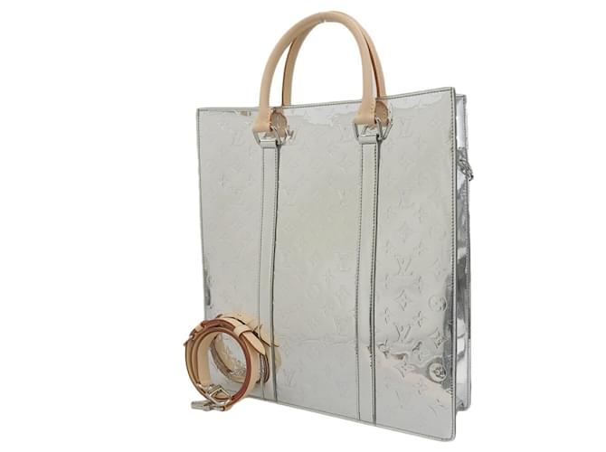 Louis Vuitton Sac plat Silvery Patent leather  ref.1397946