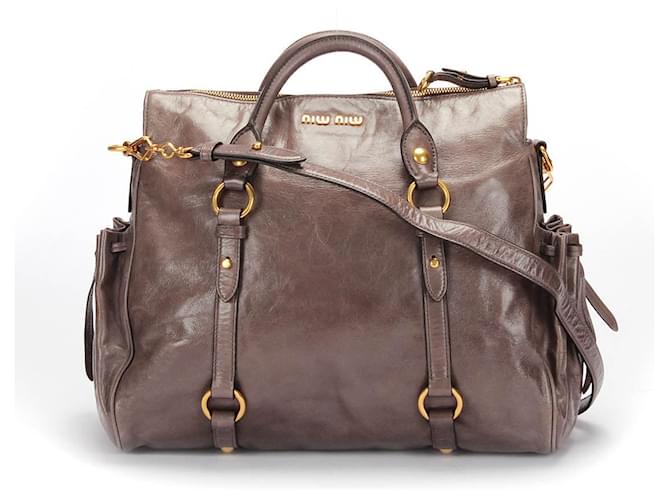 Sac à épaule en cuir Miu Miu en très bon état  ref.1398281