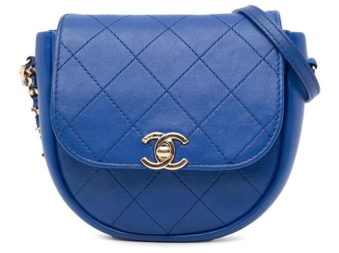 Chanel – Lässige Reise-Flap-Tasche aus Lammleder in Blau  ref.1398607