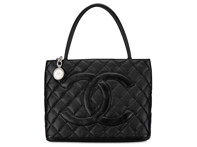 Borsa a medaglione con caviale nero Chanel Pelle  ref.1398612