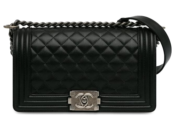 Chanel Schwarze mittelgroße Caviar Boy-Klappe Leder  ref.1400344