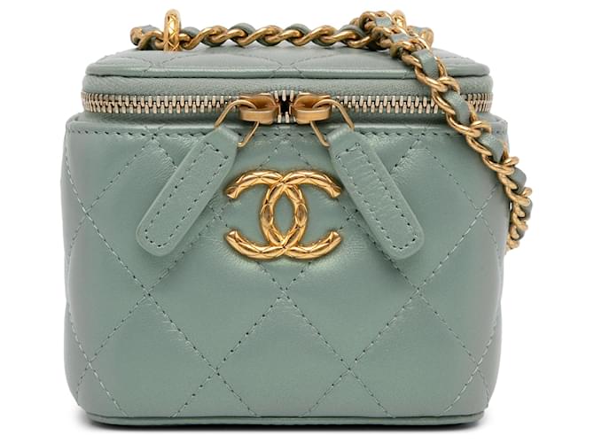 Chanel Green Mini Iridescent Lambskin Vanity Case with Chain Leather  ref.1400370