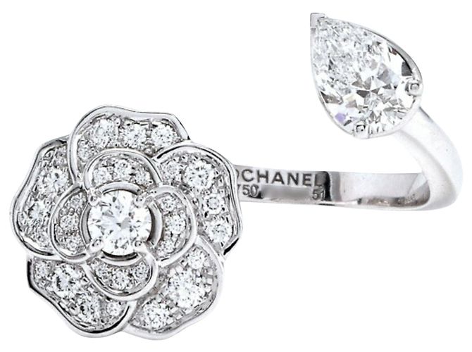 Timeless Chanel Camellia Argento