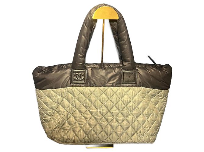 Autre Marque Chanel Cocoon Handtasche Grau Polyester