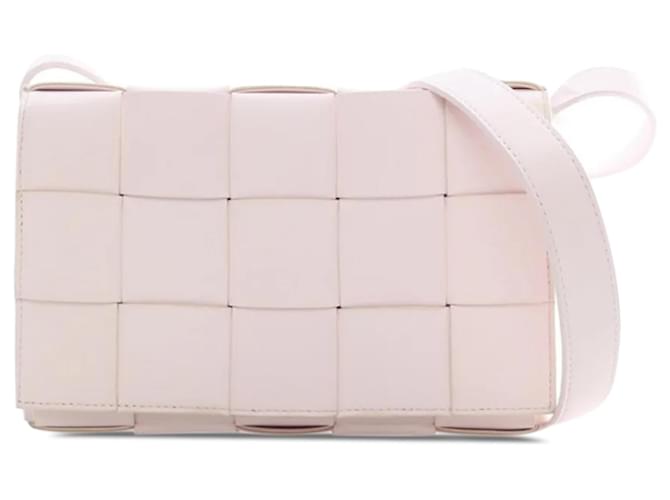 Bolsa Bottega Veneta em pele de cordeiro rosa Intrecciato Cassete Crossbody Couro  ref.1404107