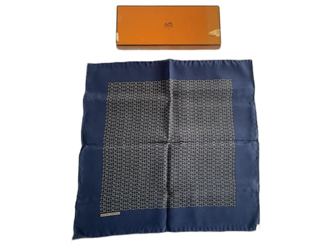 Hermès Men Scarves Golden Navy blue Silk  ref.1404363