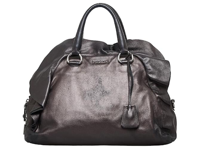 Prada Bauletto-Tasche aus Nappaleder mit Rüschen, Lederhandtasche in gutem Zustand  ref.1405177