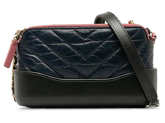 Bolsa de ombro mini Chanel Gabrielle com corrente matelassada em couro azul marinho em bom estado  ref.1405200