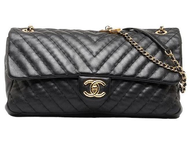 Chanel – Coco Mark – Umhängetasche aus Lammleder mit Kette in gutem Zustand Schwarz  ref.1405218