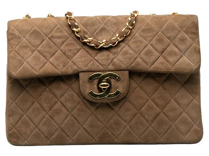 Chanel Camurça De Camélia 33 Bolsa de ombro com corrente de aba única em muito bom estado Marrom Couro  ref.1405245