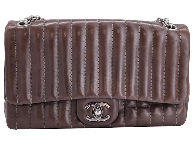 Classique Sac à rabat vertical matelassé Chanel en cuir marron Rouge  ref.1405997