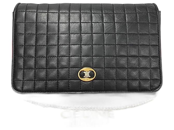 Céline Celine Quilted Leather Chain Crossbody Bag Leather Crossbody Bag in Very Good Condition  ref.1406020