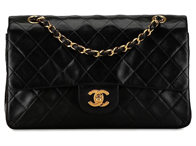 Black Chanel Medium Classic Lambskin lined Flap Shoulder Bag Leather  ref.1406483