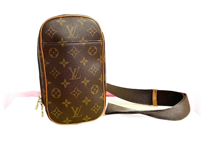 Louis Vuitton Pochette Gange Canvas M51870 in Very Good Condition Cloth  ref.1406778