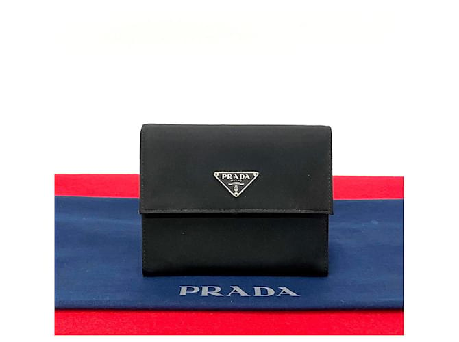 Prada Tessuto Trifold Geldbörse, kurze Geldbörse aus Canvas in gutem Zustand Leinwand  ref.1406808