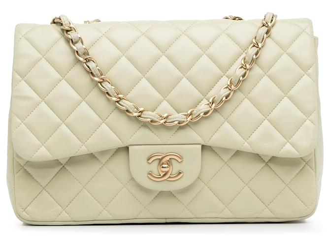 Chanel Green Jumbo Classic in pelle di agnello con patta singola Verde Verde chiaro  ref.1407697