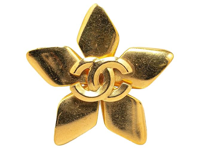 Broche étoile CC dorée Chanel Métal Plaqué or  ref.1407777