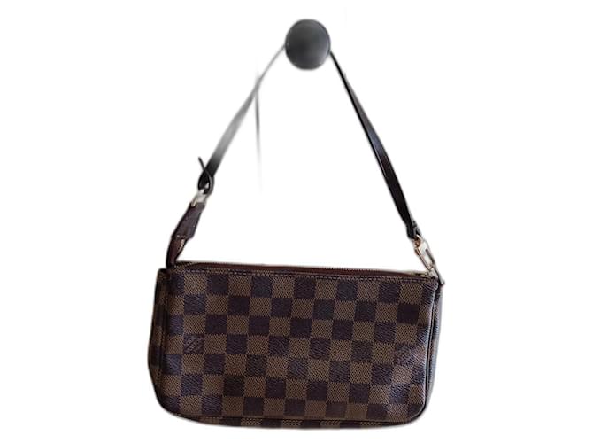 Louis Vuitton Clutch bags Brown Leather  ref.1409735