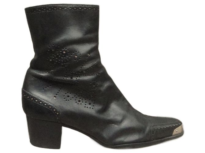 Botins Sergio Rossi em couro preto