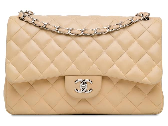 Beigefarbene Chanel Jumbo Classic Lammleder-Umhängetasche mit Flap  ref.1410183