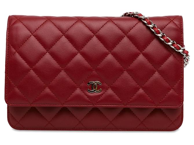 Wallet On Chain Portefeuille en cuir d'agneau CC Chanel rouge sur sac à bandoulière chaîne  ref.1410336