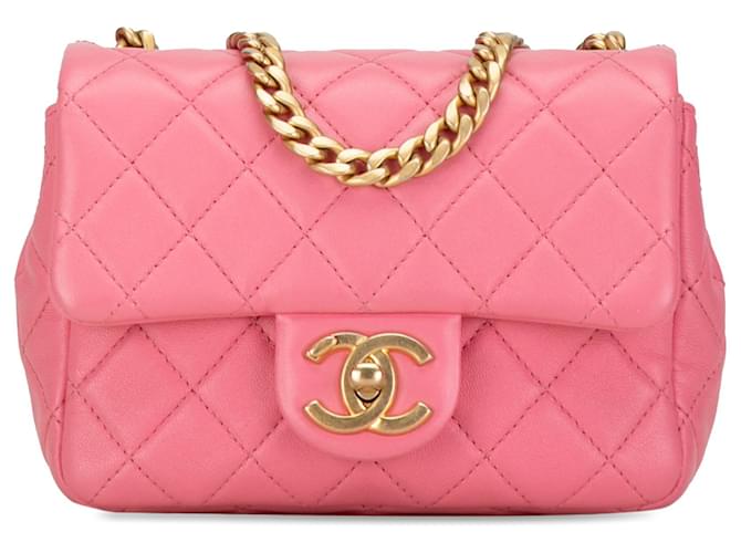 Sac bandoulière à rabat Chanel Mini Square en cuir d'agneau perlé Samba rose  ref.1410675