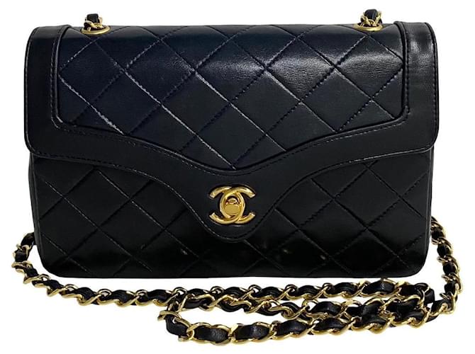 Bolso de cuero Chanel CC Matelassé en muy buen estado  ref.1410788