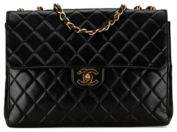 Chanel Black Jumbo Classic Aba única em pele de cordeiro Preto Couro  ref.1410996