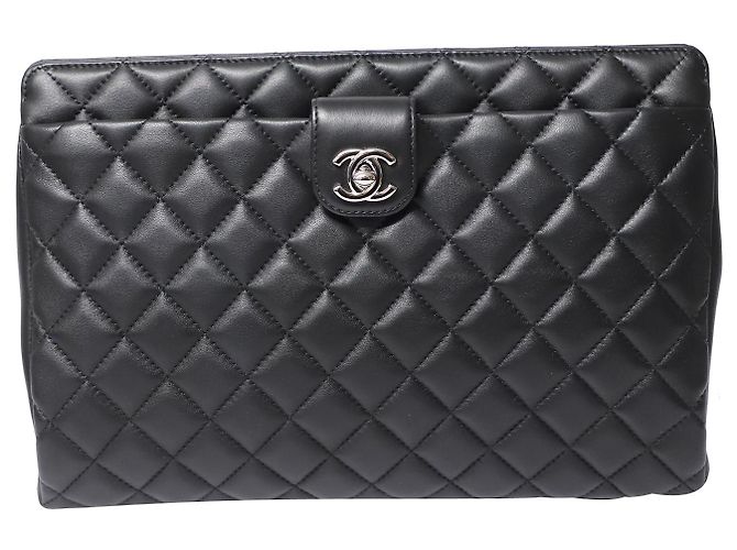 Timeless Bolsa atemporal Chanel em pele de cordeiro acolchoada em couro preto