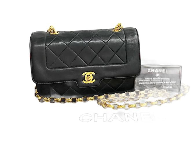 Chanel Diana Flap Umhängetasche aus Leder in sehr gutem Zustand  ref.1411934