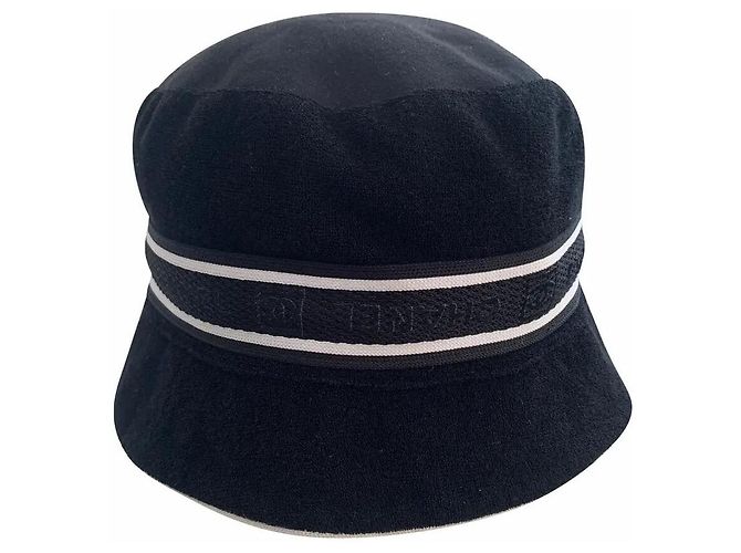Cappello a secchiello Chanel Black Sport Line CC Logo Y2K Nero