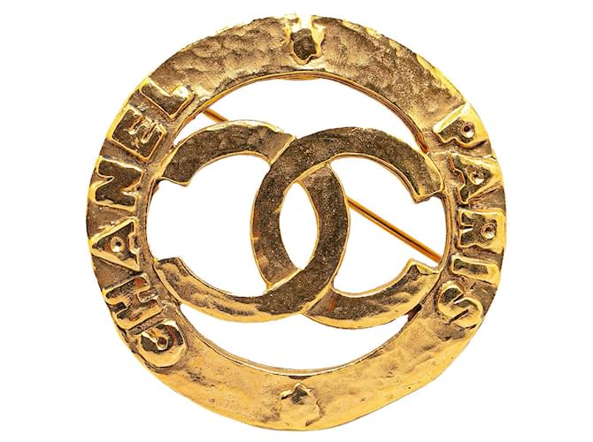 Gold Chanel Gold Plated CC Round Brooch Golden Metal  ref.1413236